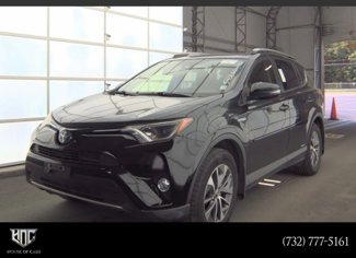 Used 2018 Toyota RAV4 XLE image 1