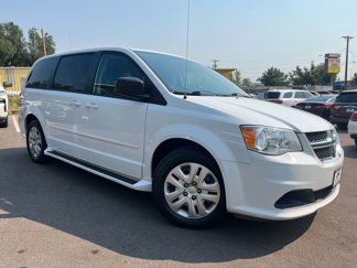 Used 2017 Dodge Grand Caravan SE w/ UConnect Hands-Free Group image 1