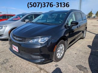 Used 2021 Chrysler Voyager Lxi image 1