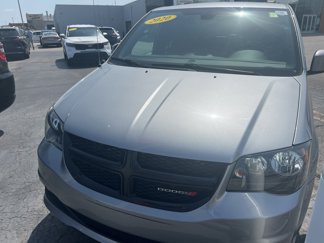 Used 2020 Dodge Grand Caravan SE image 1