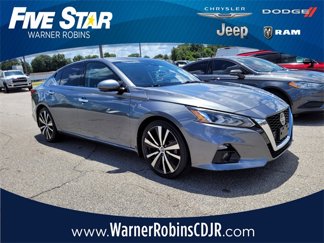 Used 2020 Nissan Altima 2.0 Platinum image 1