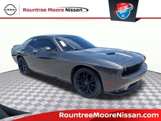 Used 2018 Dodge Challenger SXT w/ Blacktop Package image 1