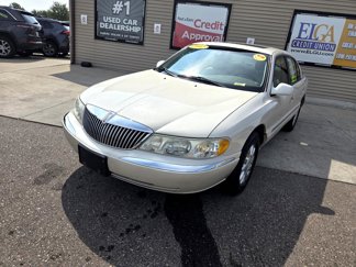 Used 2002 Lincoln Continental image 1