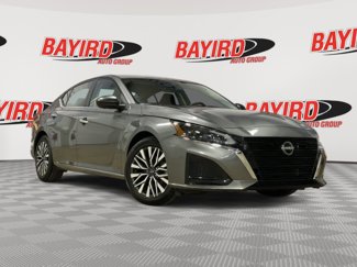 Used 2024 Nissan Altima 2.5 SV image 1