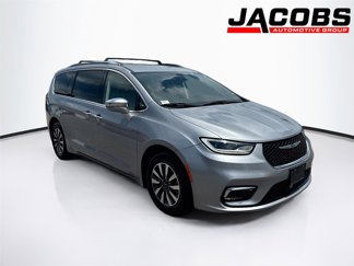 Used 2021 Chrysler Pacifica Touring-L image 1