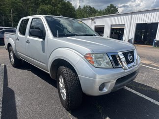 Used 2015 Nissan Frontier SV image 1