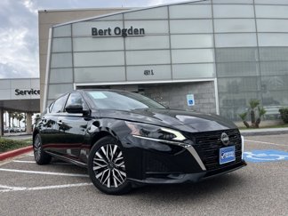 Used 2023 Nissan Altima 2.5 SV w/ SV Premium Package image 1