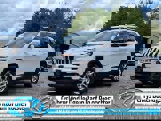 Used 2017 Jeep Cherokee Latitude w/ Comfort/Convenience Group image 1