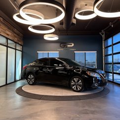 Used 2017 Nissan Sentra SL image 1