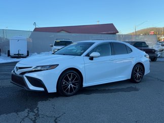 Used 2023 Toyota Camry SE image 1