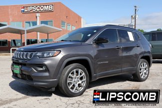 Used 2022 Jeep Compass Latitude image 1