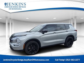 Used 2022 Mitsubishi Outlander SE image 1