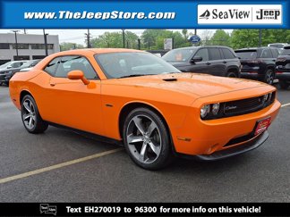 Used 2014 Dodge Challenger R/T image 1