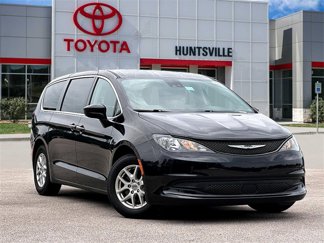 Used 2023 Chrysler Voyager LX image 1