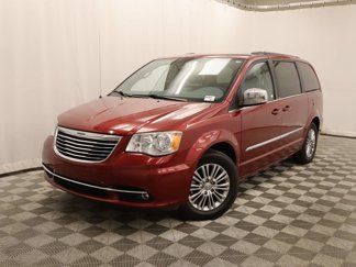 Used 2014 Chrysler Town & Country Touring-L image 1