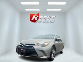 Used 2015 Toyota Camry LE image 1