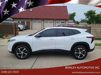 Used 2025 Chevrolet Trax RS w/ Sunroof Package image 1