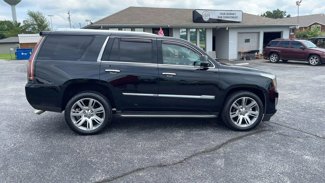 Used 2016 Cadillac Escalade Luxury image 1