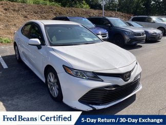 Used 2018 Toyota Camry LE image 1