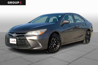Used 2015 Toyota Camry LE image 1