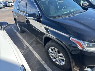 Used 2020 Chevrolet Traverse LT image 1