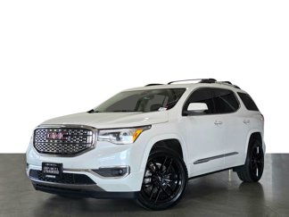 Used 2019 GMC Acadia Denali w/ Technology Package image 1