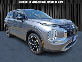 Used 2022 Mitsubishi Outlander SE image 1