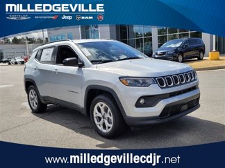 New 2025 Jeep Compass Latitude image 1