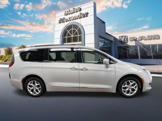 Used 2020 Chrysler Pacifica Touring-L Plus w/ Tire & Wheel Group video 2