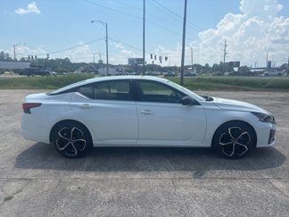 Used 2024 Nissan Altima 2.5 SR image 1
