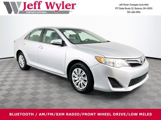 Used 2014 Toyota Camry LE image 1