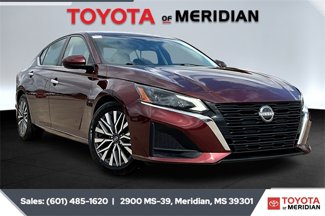 Used 2023 Nissan Altima 2.5 SV image 1