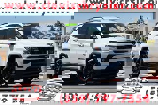 New 2025 Jeep Compass Latitude image 1