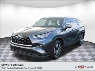 Used 2020 Toyota Highlander XLE image 1