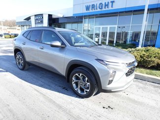 Used 2025 Chevrolet Trax LT w/ Driver Confidence Package image 1