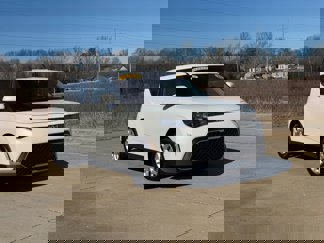Used 2023 Kia Soul LX w/ LX Technology Package image 1