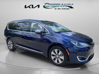 Used 2018 Chrysler Pacifica Limited w/ Advanced Safetytec Group image 1