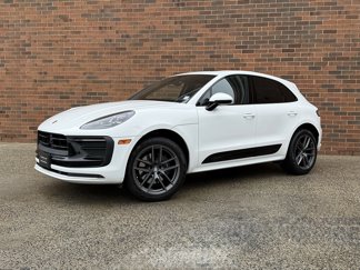 Used 2024 Porsche Macan image 1