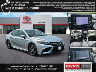 Used 2022 Toyota Camry SE image 1