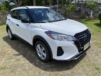 New 2025 Nissan Kicks Play S image 1