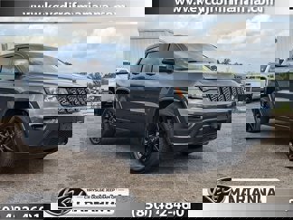 Used 2021 Jeep Grand Cherokee Laredo X image 1