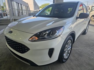 Used 2022 Ford Escape SE image 1