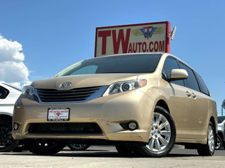 Used 2011 Toyota Sienna XLE image 1