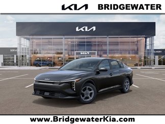New 2025 Kia K4 LXS image 1