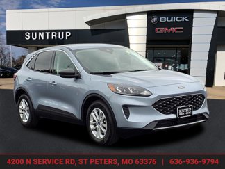 Used 2022 Ford Escape SE image 1