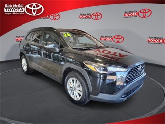 Used 2024 Toyota Corolla Cross LE image 1
