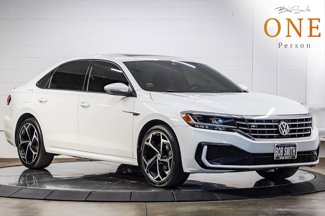 Used 2020 Volkswagen Passat 2.0T R-Line image 1