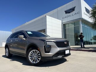 Used 2024 Cadillac XT4 Luxury image 1