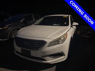 Used 2017 Hyundai Sonata SE image 1