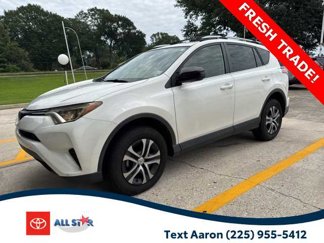 Used 2018 Toyota RAV4 LE image 1